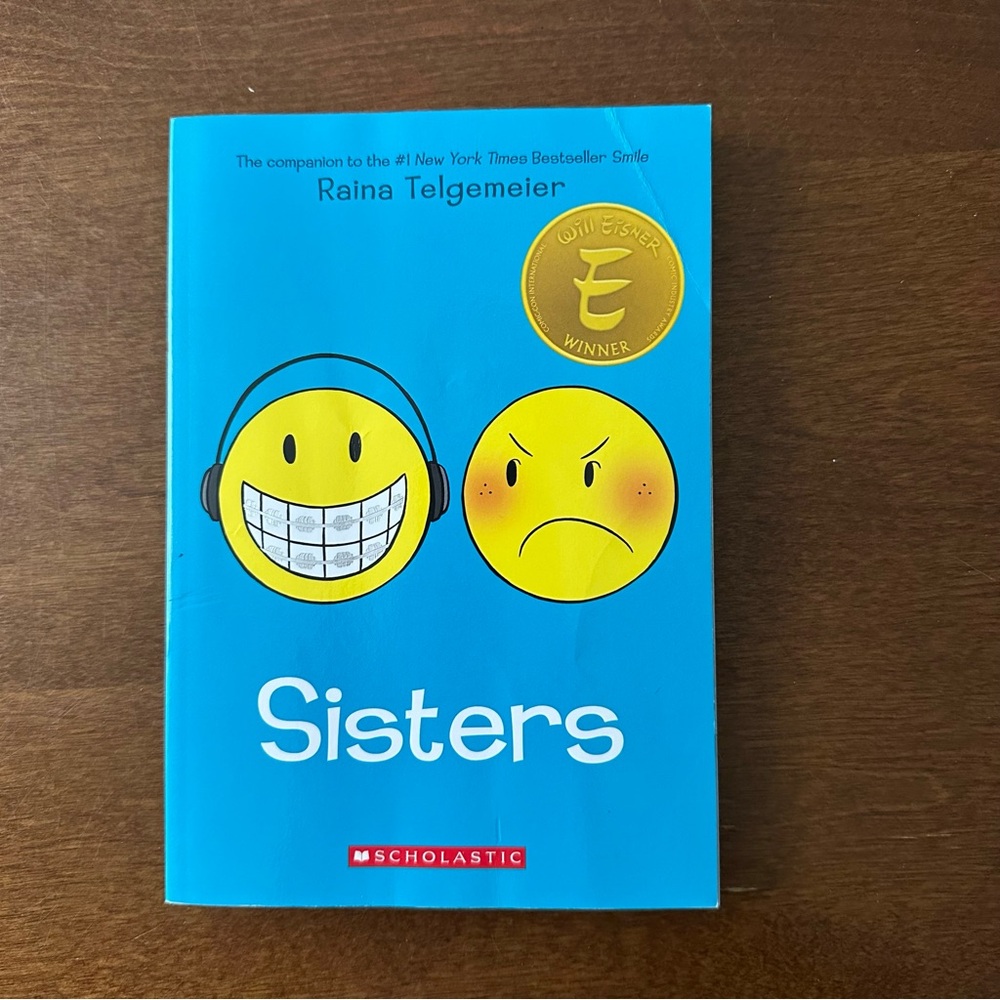 Scholastic‎ 'Sisters' Book by Raina Telgemeier